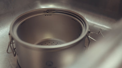 Titanium Rice Cooker 2000ml Perfect Rice Over Any Flame · 605g · Feeds 2-4